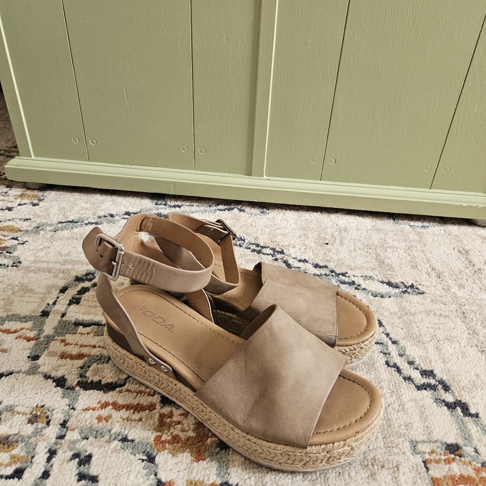 Tan Espadrilles with Adjustable Ankle Strap and Flat Sole